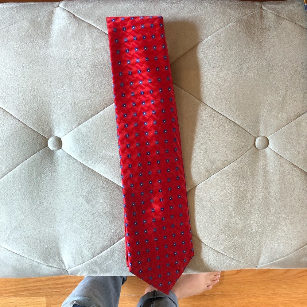 Brooks brother red patterned tie